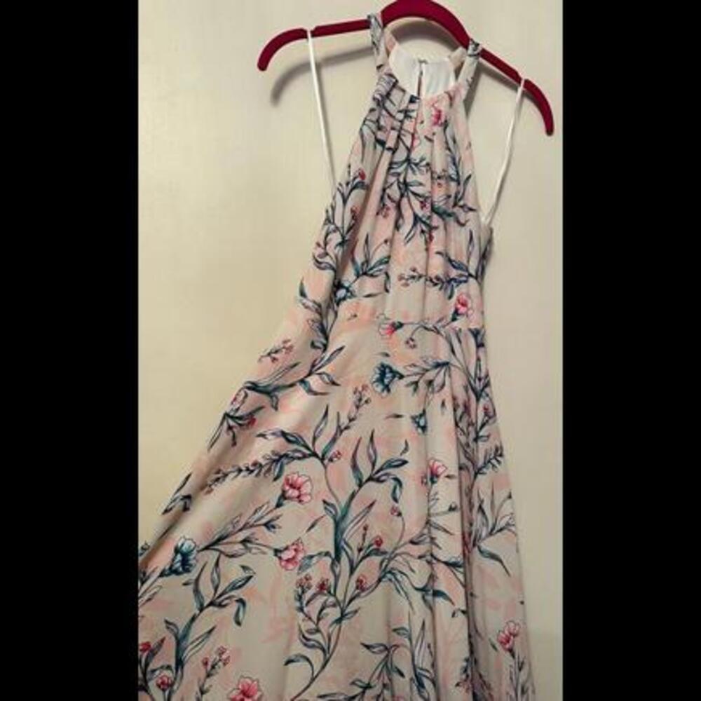 Floral Pink Express Dress: The Perfect Addition to Your Wardrobe! - Picture 1 of 3